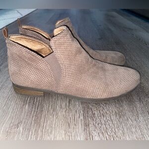 Dr Scholl’s taupe suede booties